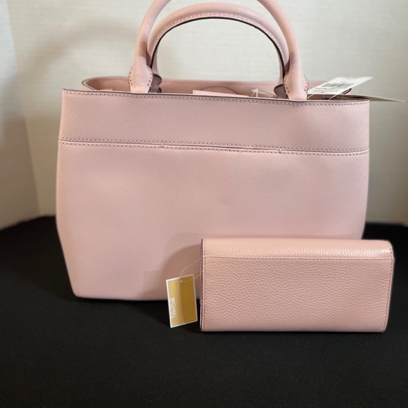 Michael Kors Hailee Medium Leather Satchel with Fulton Flap wallet - Picture 2 of 3